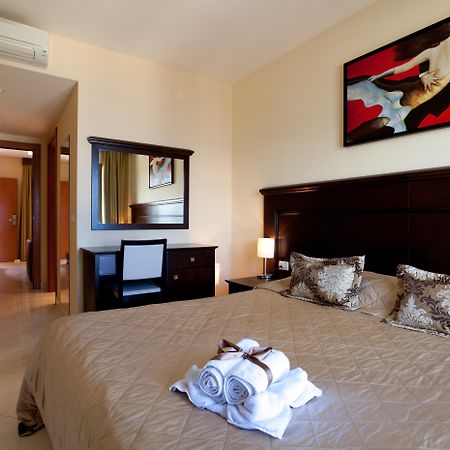 Blue Waves Resort Malinska Bagian luar foto