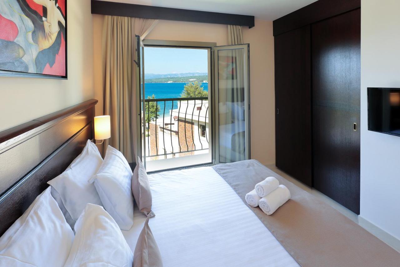 Blue Waves Resort Malinska Bagian luar foto