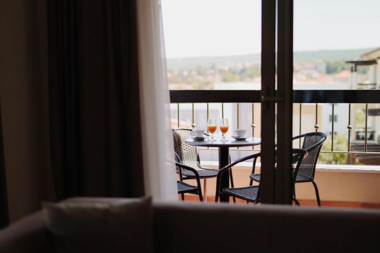 Blue Waves Resort Malinska Bagian luar foto
