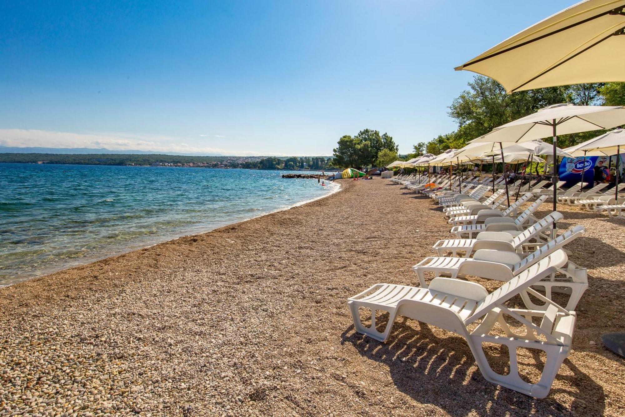 Blue Waves Resort Malinska Bagian luar foto