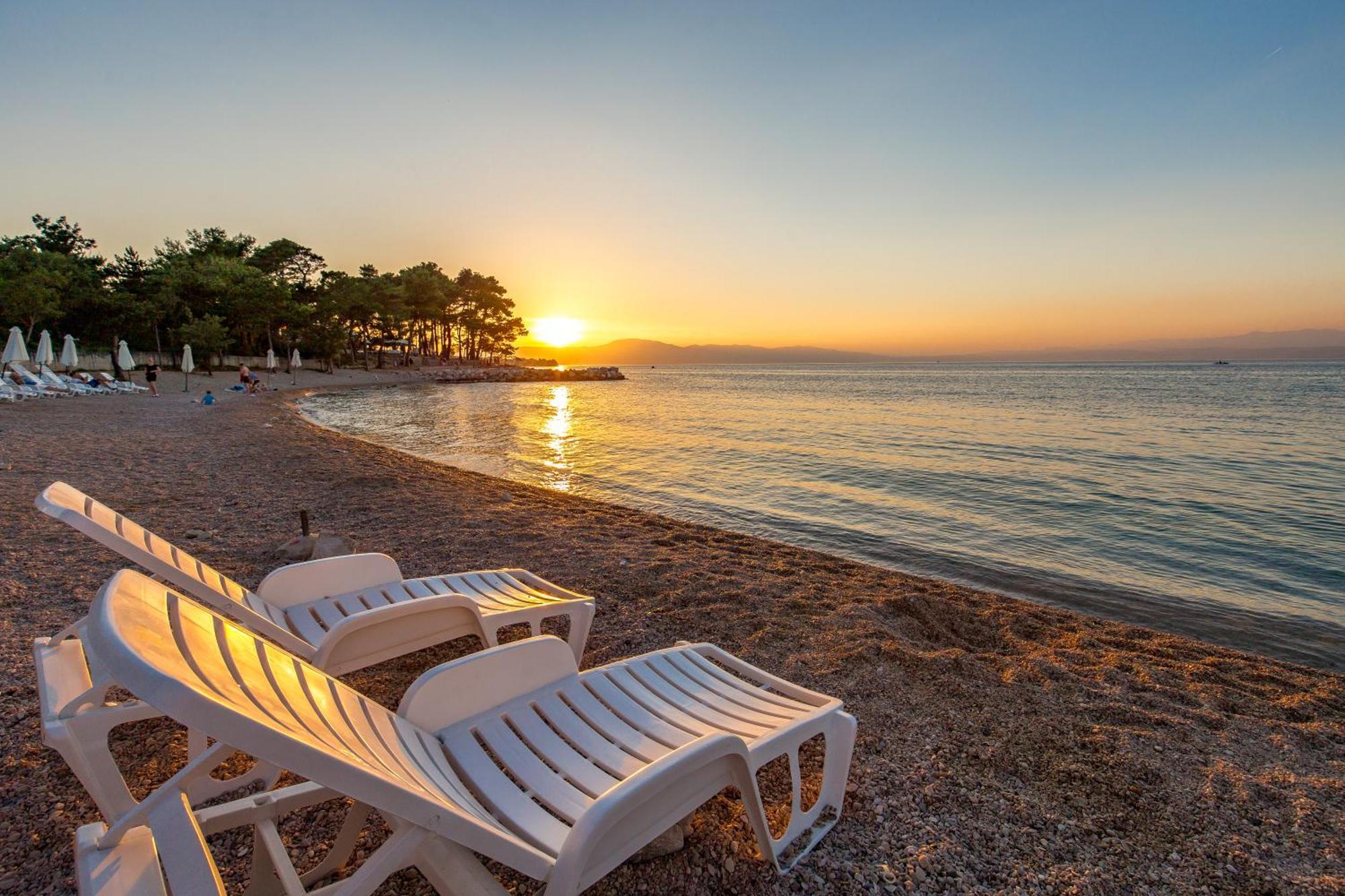 Blue Waves Resort Malinska Bagian luar foto
