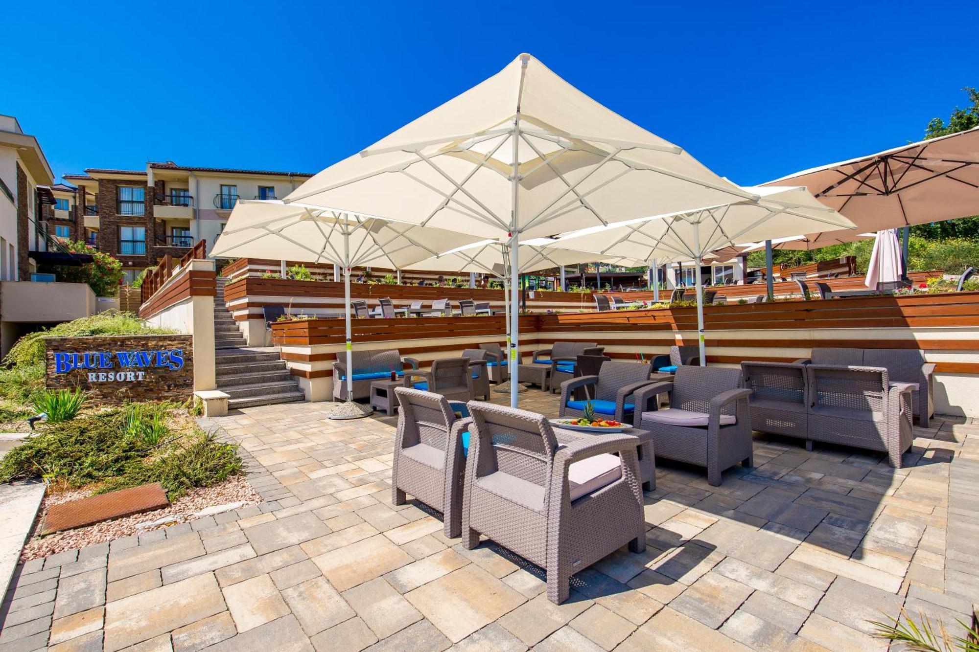 Blue Waves Resort Malinska Bagian luar foto