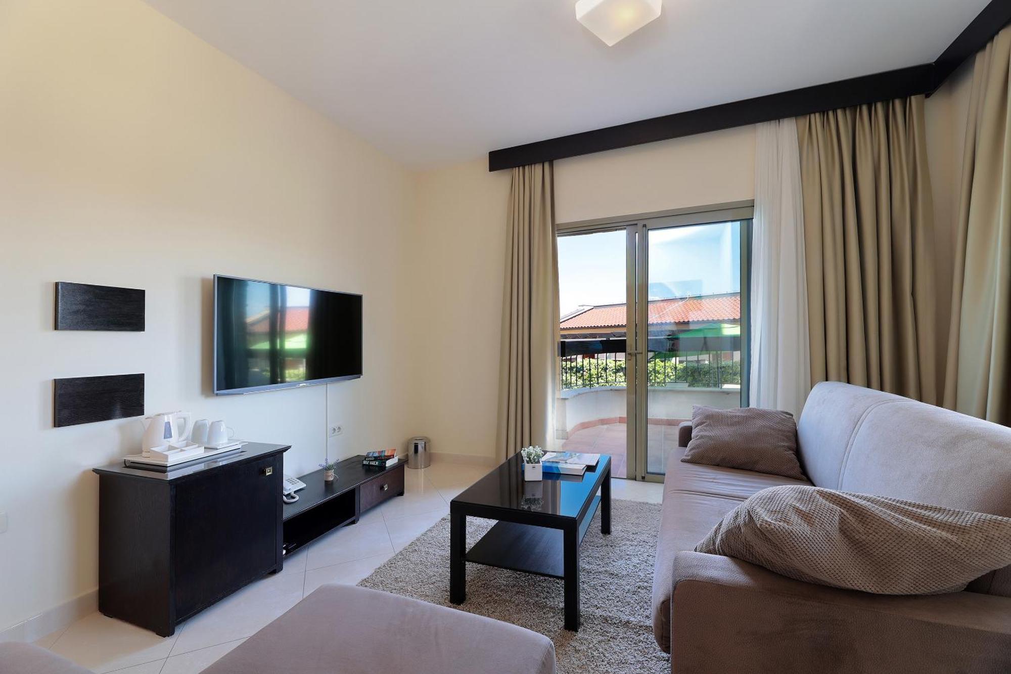 Blue Waves Resort Malinska Bagian luar foto
