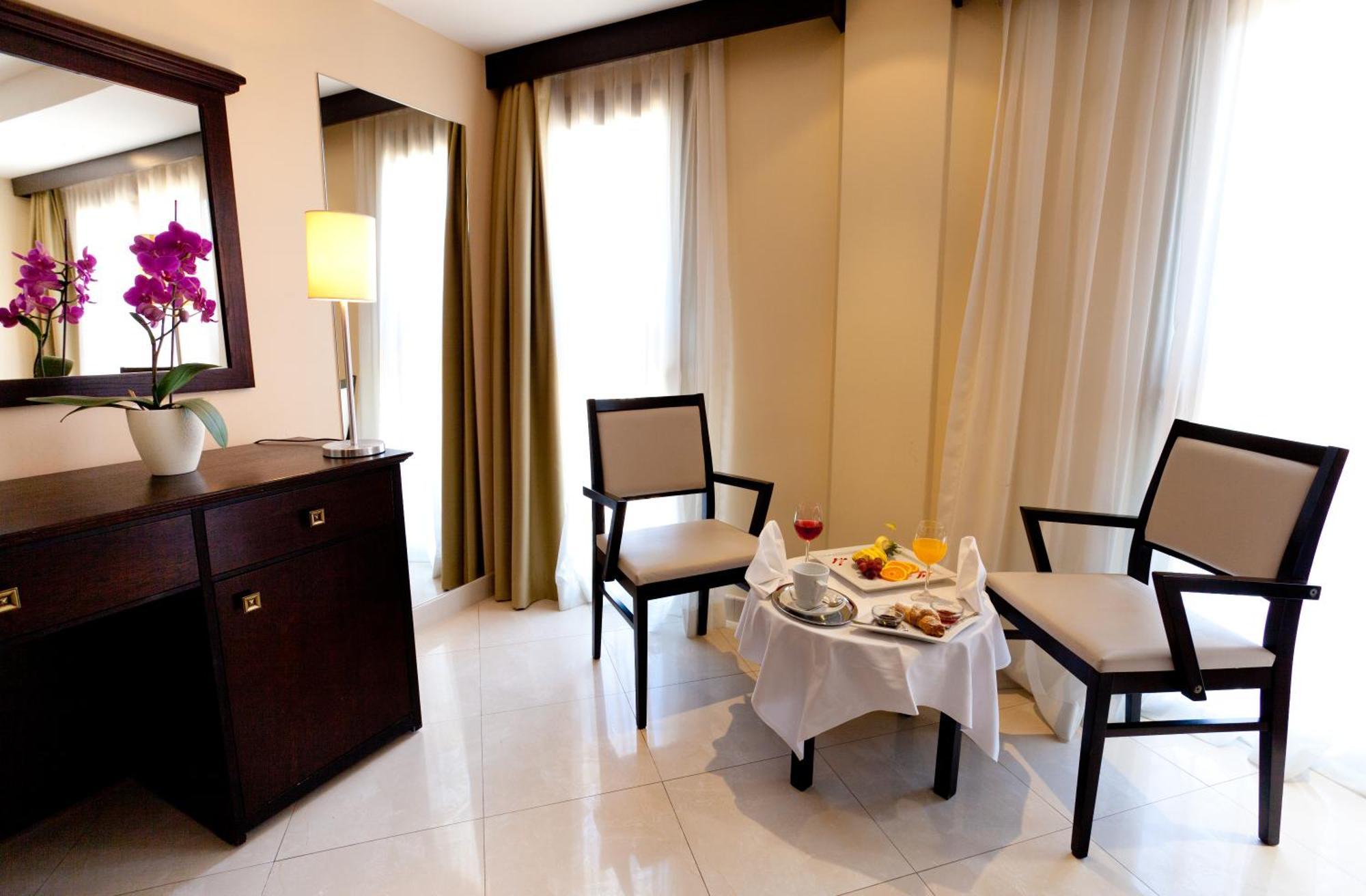 Blue Waves Resort Malinska Bagian luar foto