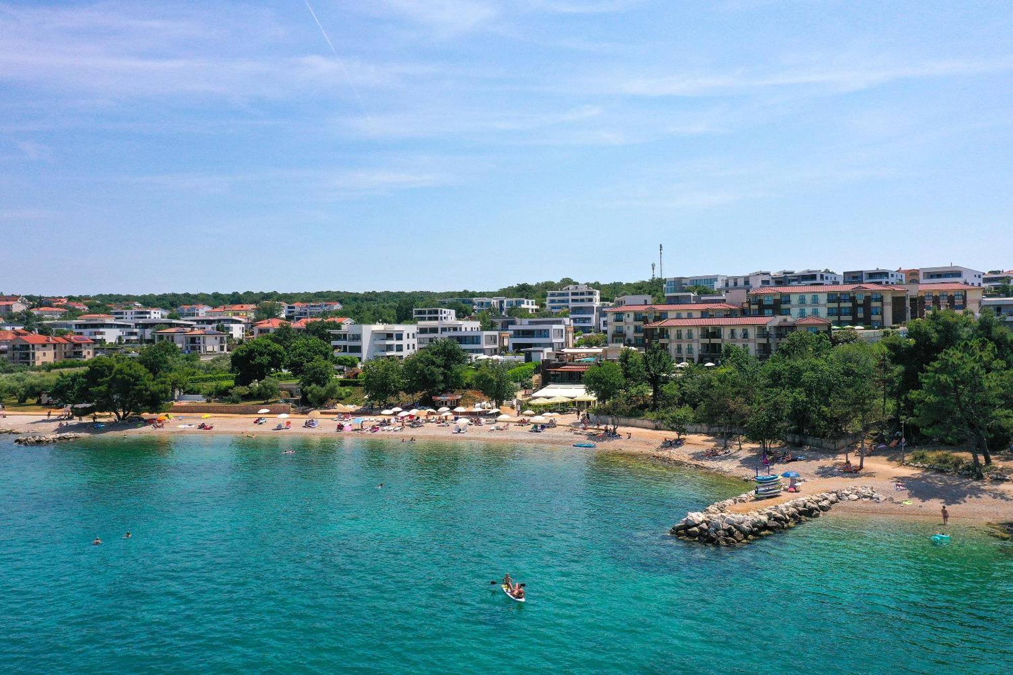 Blue Waves Resort Malinska Bagian luar foto