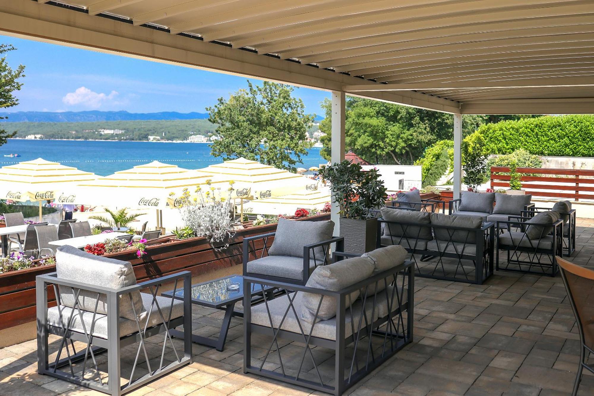 Blue Waves Resort Malinska Bagian luar foto