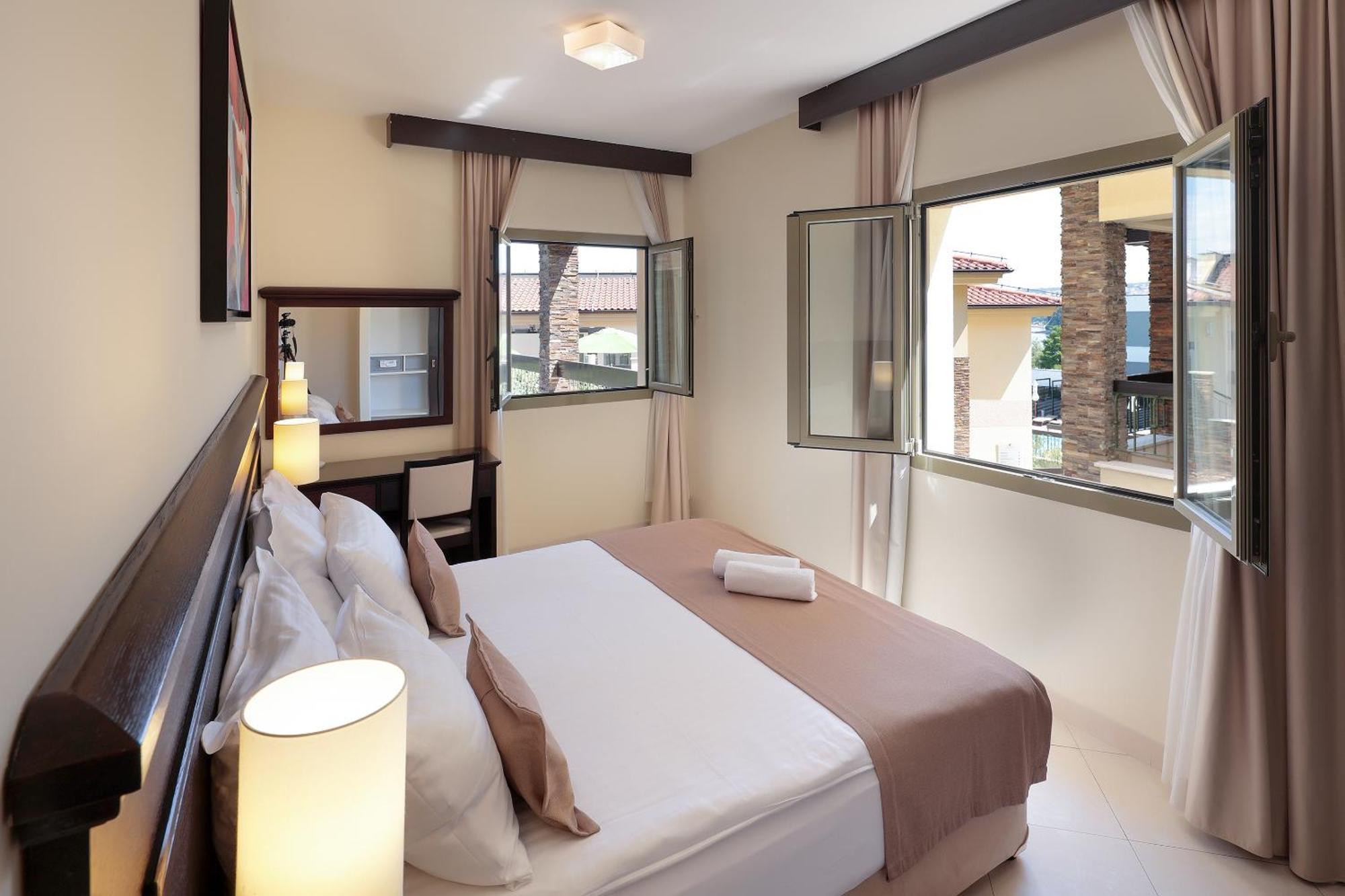 Blue Waves Resort Malinska Ruang foto