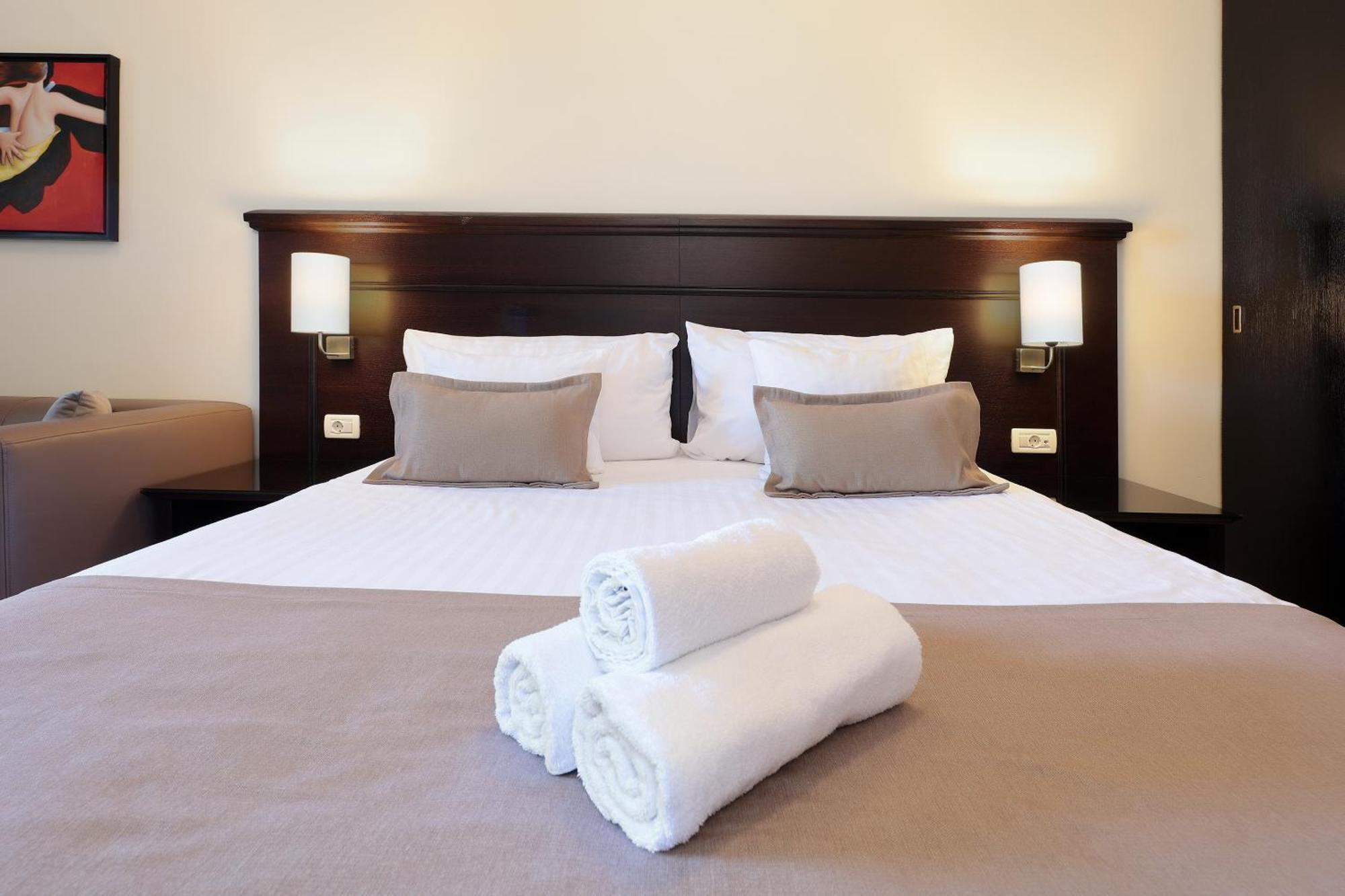 Blue Waves Resort Malinska Bagian luar foto